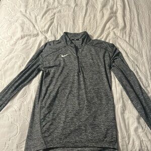 Nike men’s small running long sleeve shirt